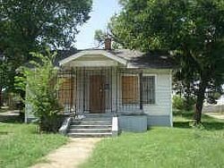 Pre-foreclosure in  CARSON ST Dallas, TX 75216