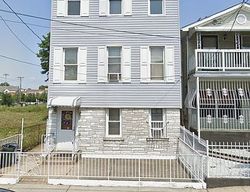 Pre-foreclosure in  VAN HORNE ST Jersey City, NJ 07304