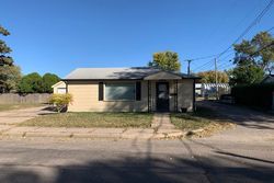 Pre-foreclosure in  OSWEGO AVE Hastings, NE 68901