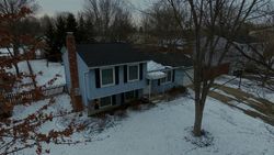 Pre-foreclosure Listing in E CELESTE VIEW DR STOW, OH 44224