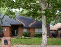 Pre-foreclosure in  SUNNY HOLLOW RD Edmond, OK 73012