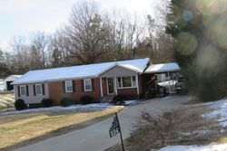 Pre-foreclosure in  ELLER RD Gastonia, NC 28056