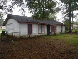 Pre-foreclosure in  LYNWOOD DR Bogalusa, LA 70427