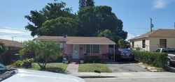 Pre-foreclosure in  W 2ND ST West Palm Beach, FL 33404