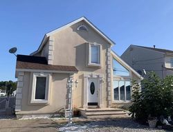 Pre-foreclosure in  CEDAR RUN RD Bayville, NJ 08721