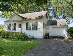 Pre-foreclosure in  N WOODLAND DR Liverpool, NY 13088