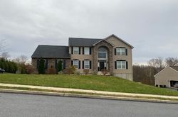 Pre-foreclosure in  PLEASANT VIEW DR Douglassville, PA 19518