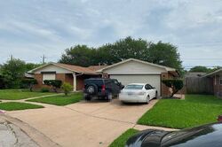  Youpon Dr, Galveston TX