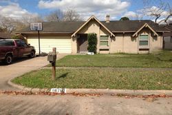 Pre-foreclosure in  GLAMIS LN Houston, TX 77084