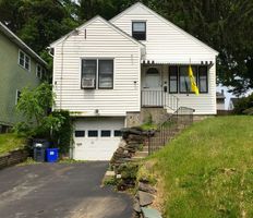 Pre-foreclosure in  DAYTONA AVE Albany, NY 12203