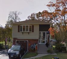  N Alleghany Ave, Lindenhurst NY