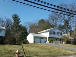 Pre-foreclosure in  TAPPAN RD Norwood, NJ 07648