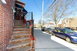 Pre-foreclosure in  HOLLAND AVE Bronx, NY 10467