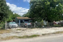 Pre-foreclosure in  NW 33RD AVENUE RD Miami, FL 33147