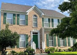 Pre-foreclosure in  VILLAGE FIELD DR Richmond, VA 23231