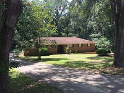 Pre-foreclosure in  FOREST OAKS DR W Mobile, AL 36618