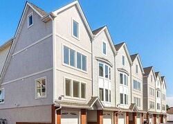 Pre-foreclosure Listing in RAY ST UNIT 20 FREEPORT, NY 11520