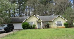 Pre-foreclosure in  PEARTREE TER Riverdale, GA 30274