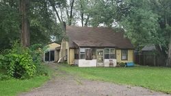Pre-foreclosure in  COMPTON AVE Rockford, IL 61101