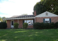 Pre-foreclosure in  HEDGELAWN AVE Roanoke, VA 24019