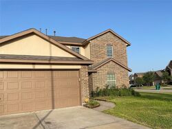 Pre-foreclosure in  SHIMMERING LAKES DR Rosharon, TX 77583