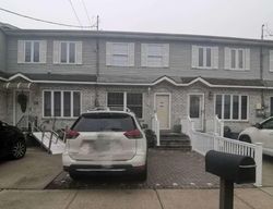 Pre-foreclosure in  PEARSALL ST Staten Island, NY 10305