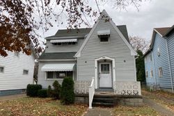 Pre-foreclosure in  PAYNE AVE Erie, PA 16503