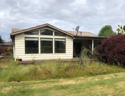 Pre-foreclosure in  S COLUMBIA DR Woodburn, OR 97071