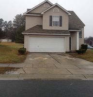 Pre-foreclosure in  ALMORA DR Charlotte, NC 28216