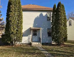 Pre-foreclosure in  CHATHAM ST Saint Peter, MN 56082