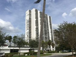Pre-foreclosure in  N COUNTRY CLUB DR  Miami, FL 33180