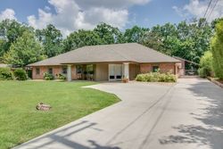 Pre-foreclosure in  BEVERLY DR Lafayette, LA 70503