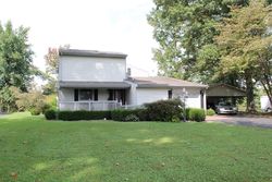 Pre-foreclosure in  KINGFISHER LAKE RD Maceo, KY 42355