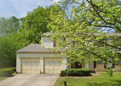Pre-foreclosure in  THORNWOOD DR Indianapolis, IN 46250