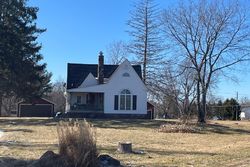 Pre-foreclosure in  SUNNYSIDE RD Indianapolis, IN 46236