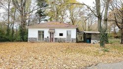 Pre-foreclosure in  N MAY ST Sumner, IL 62466