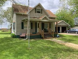Pre-foreclosure Listing in N 6TH ST WITT, IL 62094