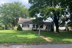 Pre-foreclosure in  VALE DR Boyertown, PA 19512