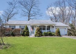 Pre-foreclosure in  2ND ST Moriches, NY 11955