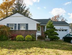 Pre-foreclosure Listing in HEMPSTEAD AVE MALVERNE, NY 11565