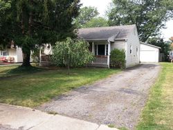 Pre-foreclosure in  ROOSEVELT AVE Elyria, OH 44035