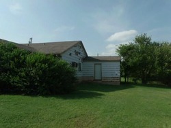 Pre-foreclosure in  HARRISON AVE NW Piedmont, OK 73078