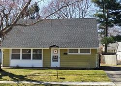 Pre-foreclosure in  LARCHDALE DR Cuyahoga Falls, OH 44221
