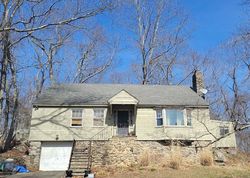 Pre-foreclosure in  OLD NOD RD Clinton, CT 06413