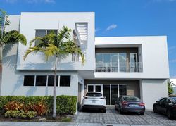 Pre-foreclosure in  NW 75TH TER Miami, FL 33178