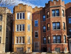 Pre-foreclosure in  S MARYLAND AVE Chicago, IL 60619
