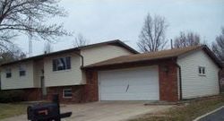 Pre-foreclosure in  BIRCHWOOD RD Litchfield, IL 62056