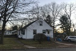 Pre-foreclosure in  GREENWOOD DR Manchester, CT 06042