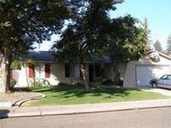 Pre-foreclosure in  EZIE AVE Clovis, CA 93611