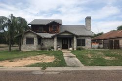 Pre-foreclosure in  OAKRIDGE LOOP Laredo, TX 78045
